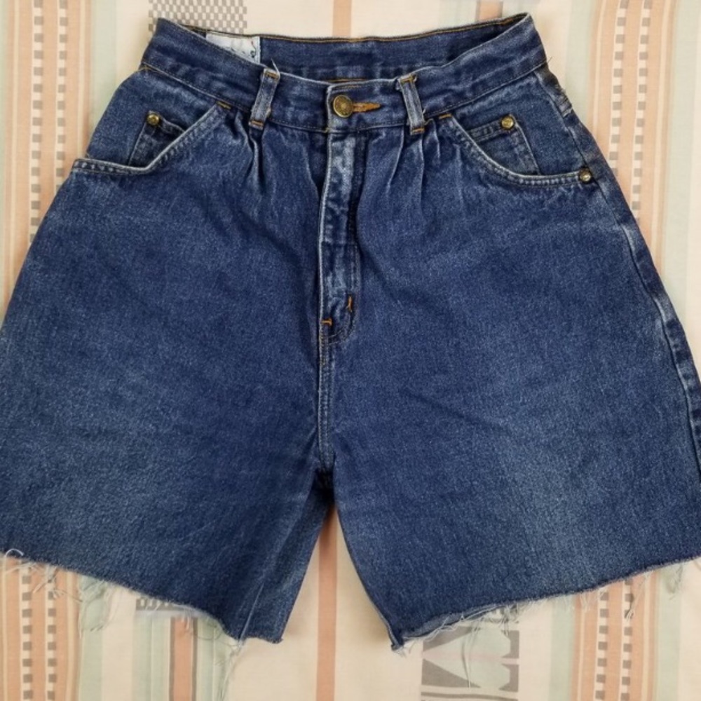 Vintage 80s high waisted denim shorts💕